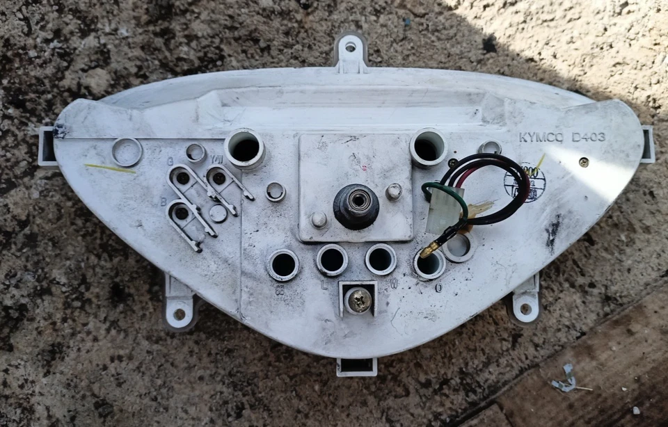 STRUMENTAZIONE CONTACHILOMETRI KYMCO PEOPLE 200 S ULTIMO PEZZO - Immagine 2 di 2