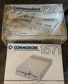 Commodore 128 C128 mit Diskettenlaufwerk C1571 und OVP (Originalkartons)