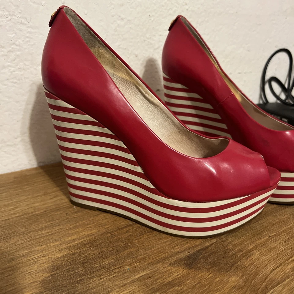 Michael Kors Adalia Rojo Patente Delgado Rayas Punta abierta Plataforma Cuñas talla 6 1/2 Foto 2 de 4