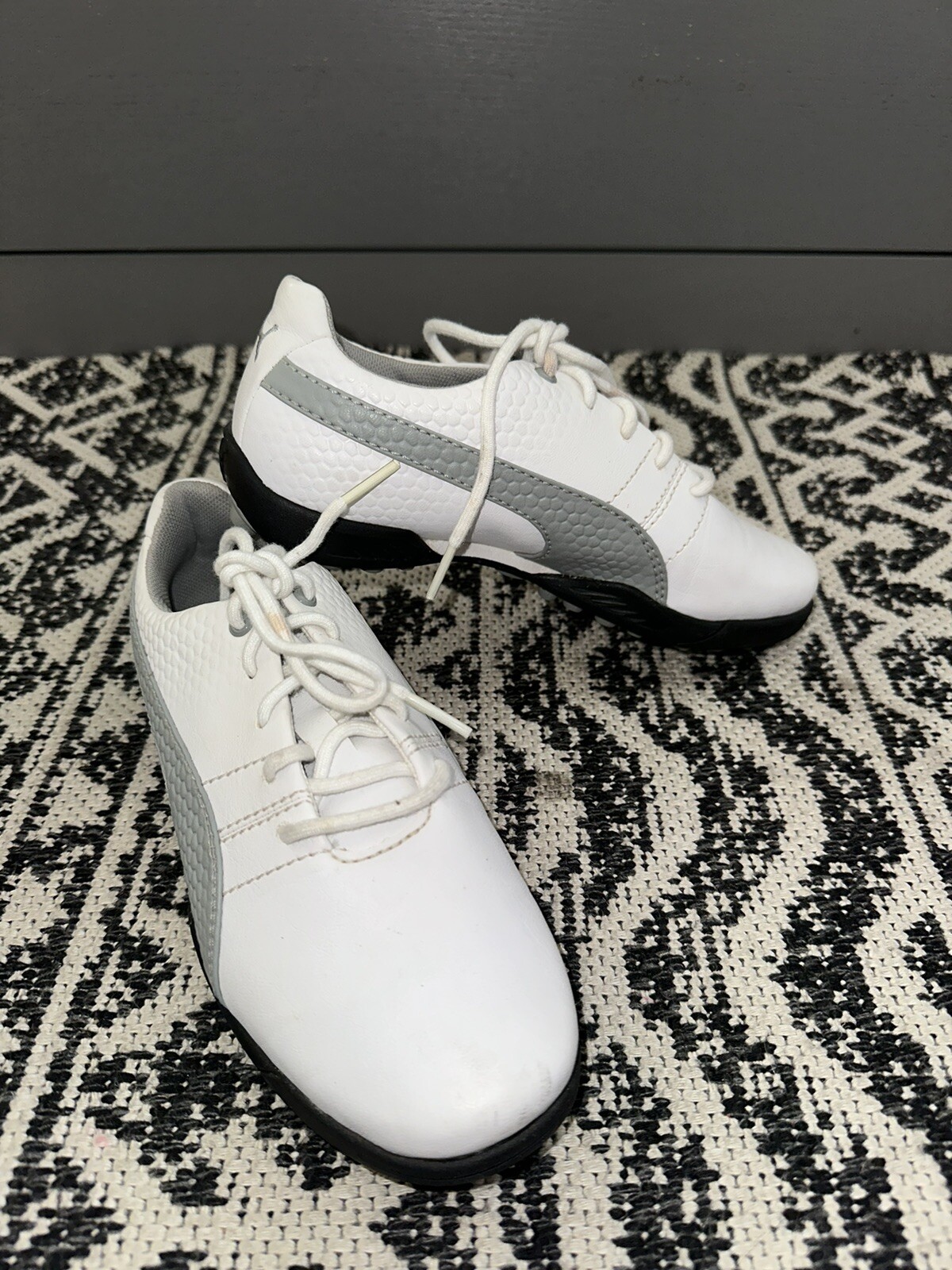 Puma golf &nbsp;shoes Kids boys size 2 youth white leather Grey