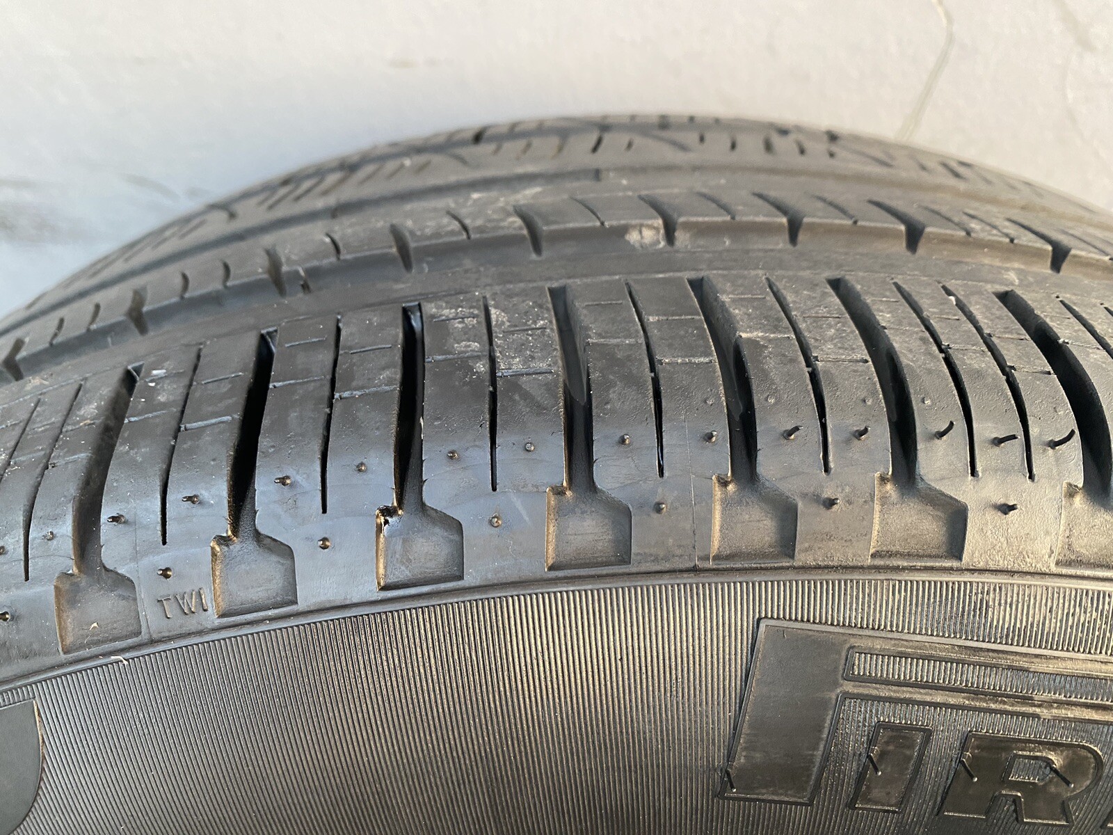 285/45/R21 Bentley Bentayga Alloy Wheel Assembly Complete Set Original/PIRELLI