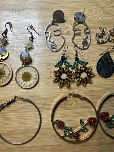 Earrings Vintage Jewelry Lot 8 Pair Various Materials Colors - Picture 3 of 9