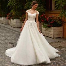 Elegant A-Line Wedding Dresses V-Neck Sleeveless Lace Applique Sweep Train Gowns