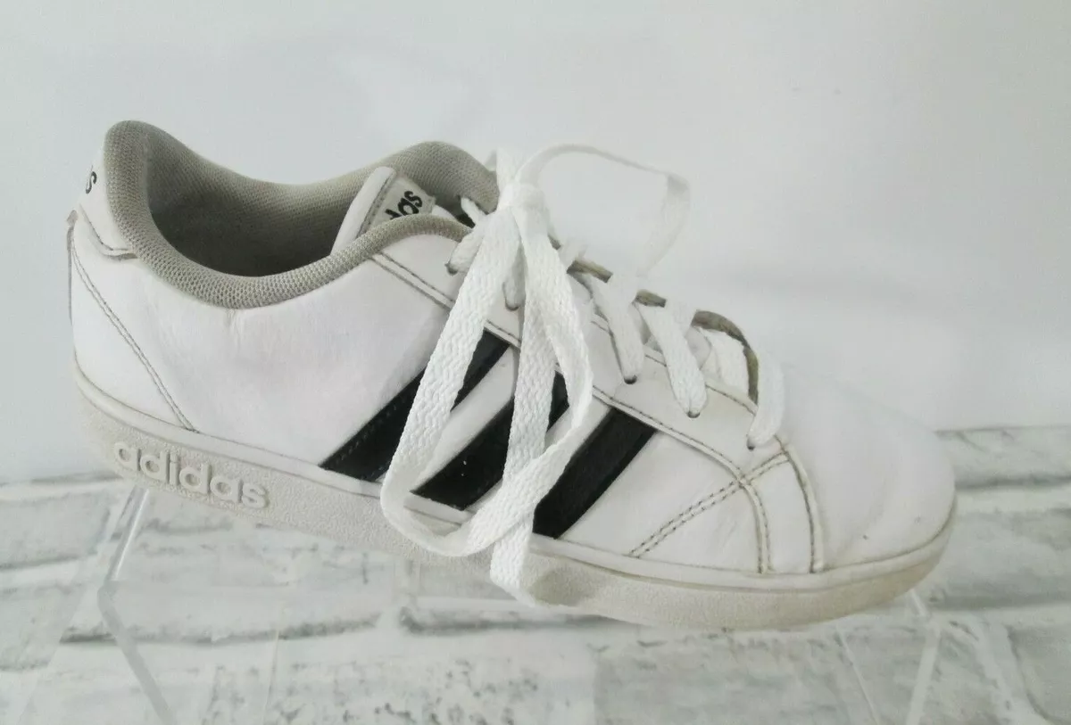 Adidas Sneakers Shoes Boys Sz 5 White Black Stripes Leather 789006