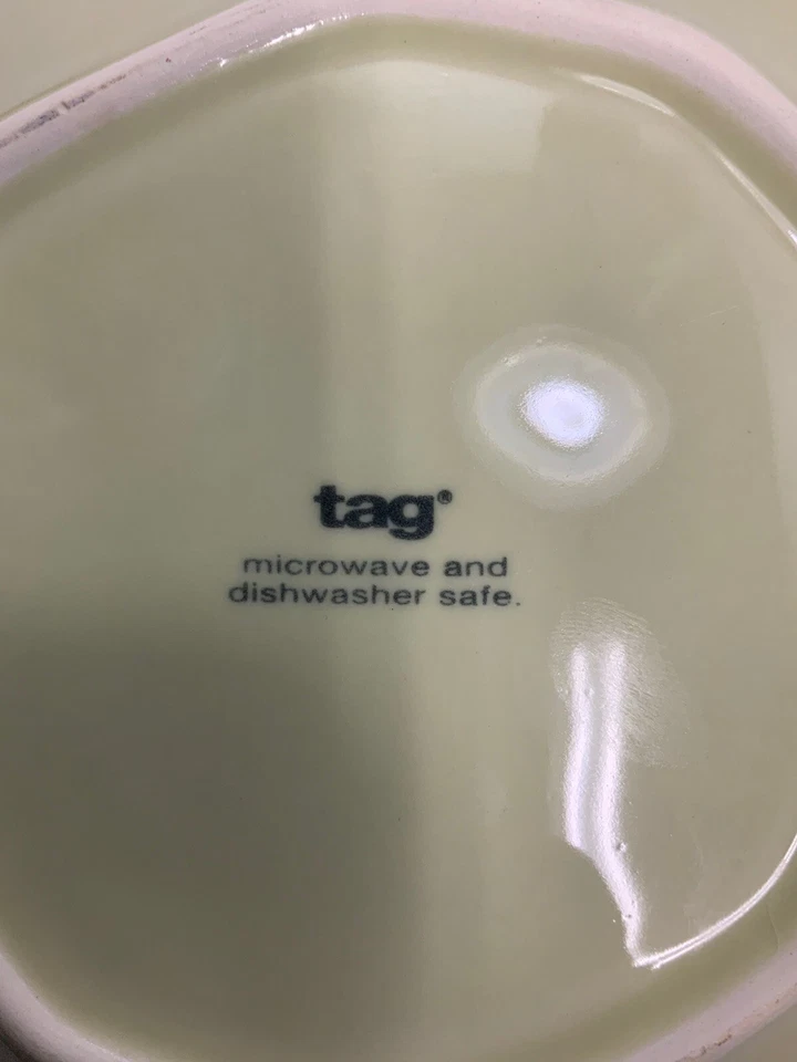 Tag Light Green Round-ish Bowl Microwave Dishwasher Safe PreownedKitchen - Image 3 of 4