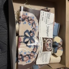 Vintage Shepherd Good Latch Hook Heart Wreath Kit