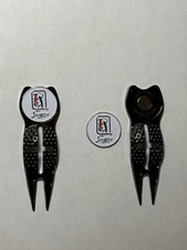 (1) TPC Sawgrass Crosshairs Divot Tool & 1" Coin Style Golf Marker - A Beauty!