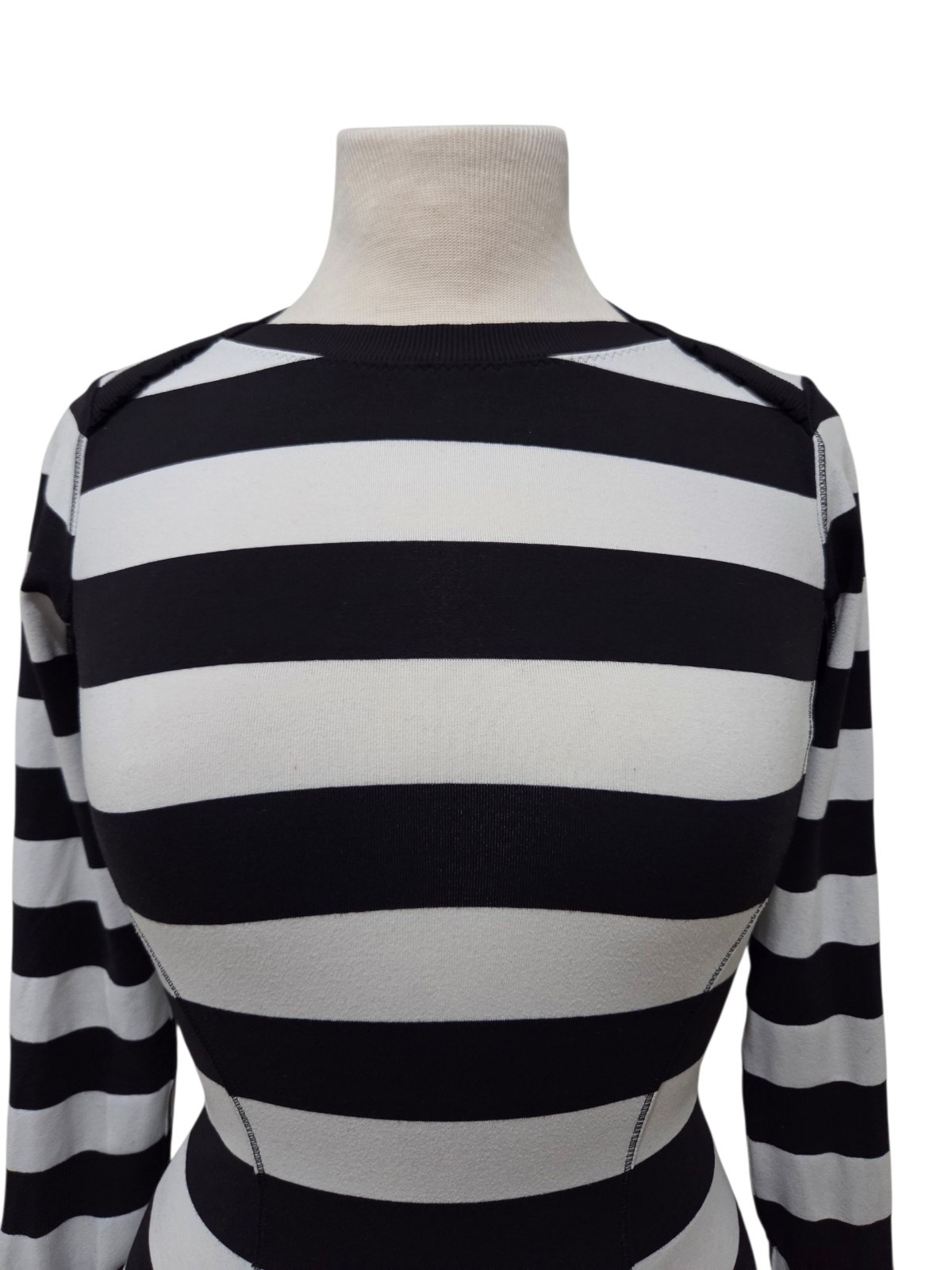 Lululemon Base Runner Athletic Top Pullover Women… - image 6