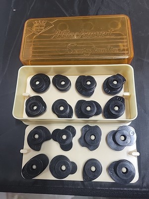 Zig Zag Deluxe Sewing Machine Attachments 16 Cams & Plastic Case Nice Condition