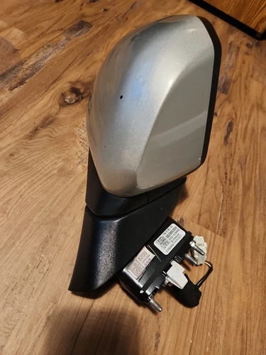 HYUNDAI  SANTA FE  Power Door Mirror Front Right RH  Silver  20  22  87620-S2200