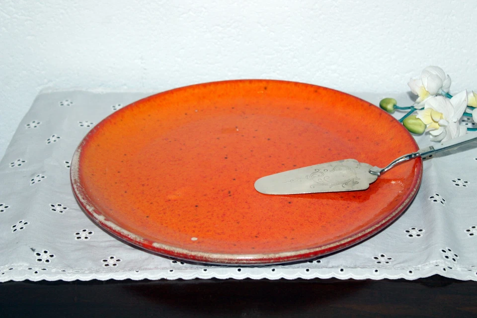 Pizzateller Teller extra groß Kuchenteller orange getöpfert Töpferei Handarbeit