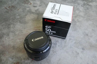 Canon Lens EF 50mm 1:1.8 II Objektiv - Bild 1 von 4