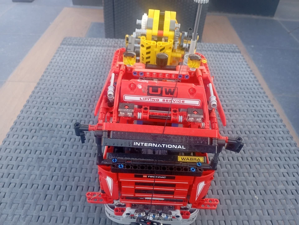 LEGO Technic 8258 Crane Truck, photo 3 sur 5
