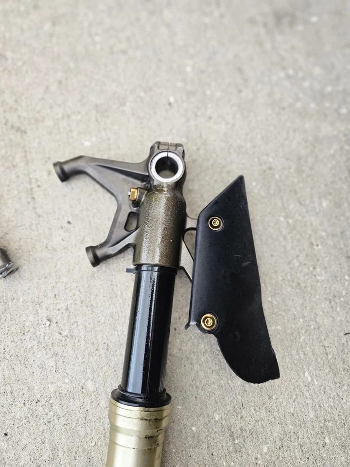 Kawasaki Ninja ZX10R 2006-2007 horquillas delanteras OEM triple eje recto ZX1070 Foto 2 de 4