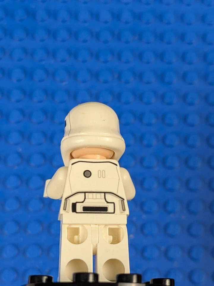 Lego Star Wars: First Order Stormtrooper - Rounded Mouth sw0667 Set 75103 - Image 3 of 4