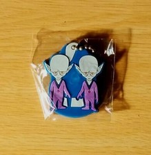 BANDAI CHOCOVADER RUBBER PLATE KEY CHAIN/ TWIN HUMANOID ALIEN /Invader /NEW