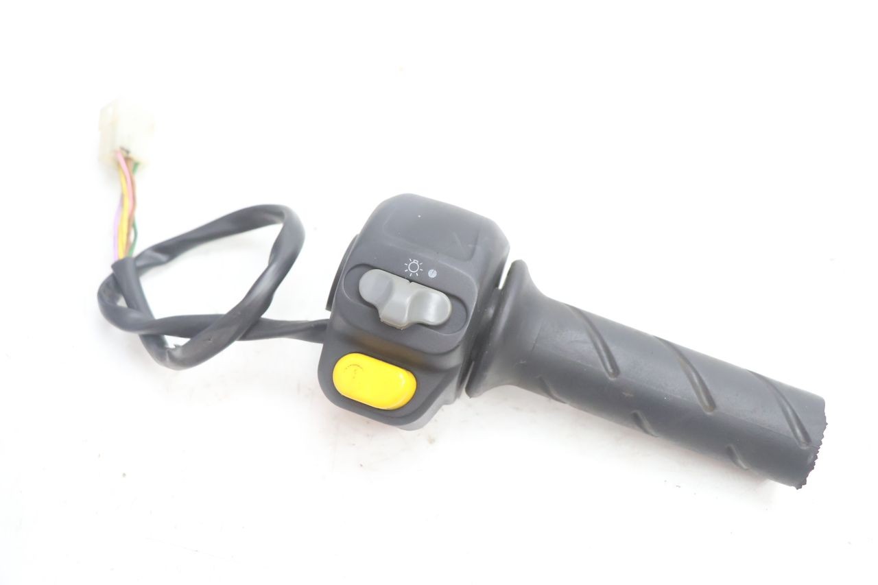 RIGHT HANDLEBAR SWITCH - PEUGEOT SPEEDFIGHT LC 50 (1996 - 2002)