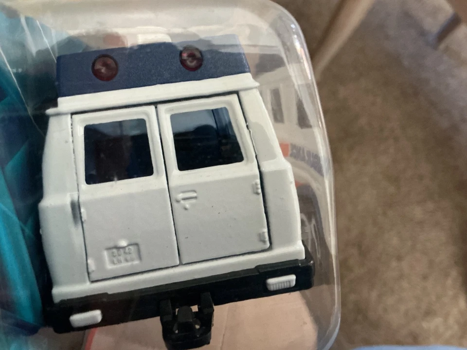 MAJORETTE AMBULANCIA serie 3300 diecast NUEVO Foto 4 de 4