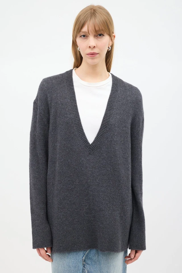 Suéter túnica gris pequeño The Row Baudelia cuello en V profundo 100 % cachemir de gran tamaño Foto 4 de 4