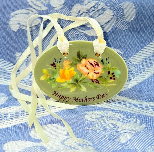 Longaberger Mother's Day basket tie on, no box flowers green bouquet mom used