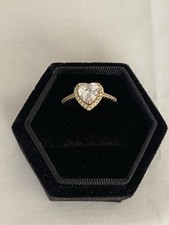 Size 9.5 Gold Band Heart Shaped Ring. NEW