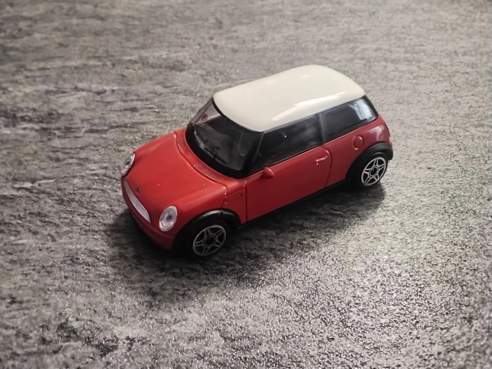 MINI COOPER SCALA 1:43 - Immagine 2 di 4
