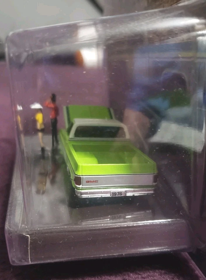 Диорама M2 Machines 1976 GMC Sierra Grande 15-SS02, R11, 25-06, Downtown Vibes - Изображение 3 из 4