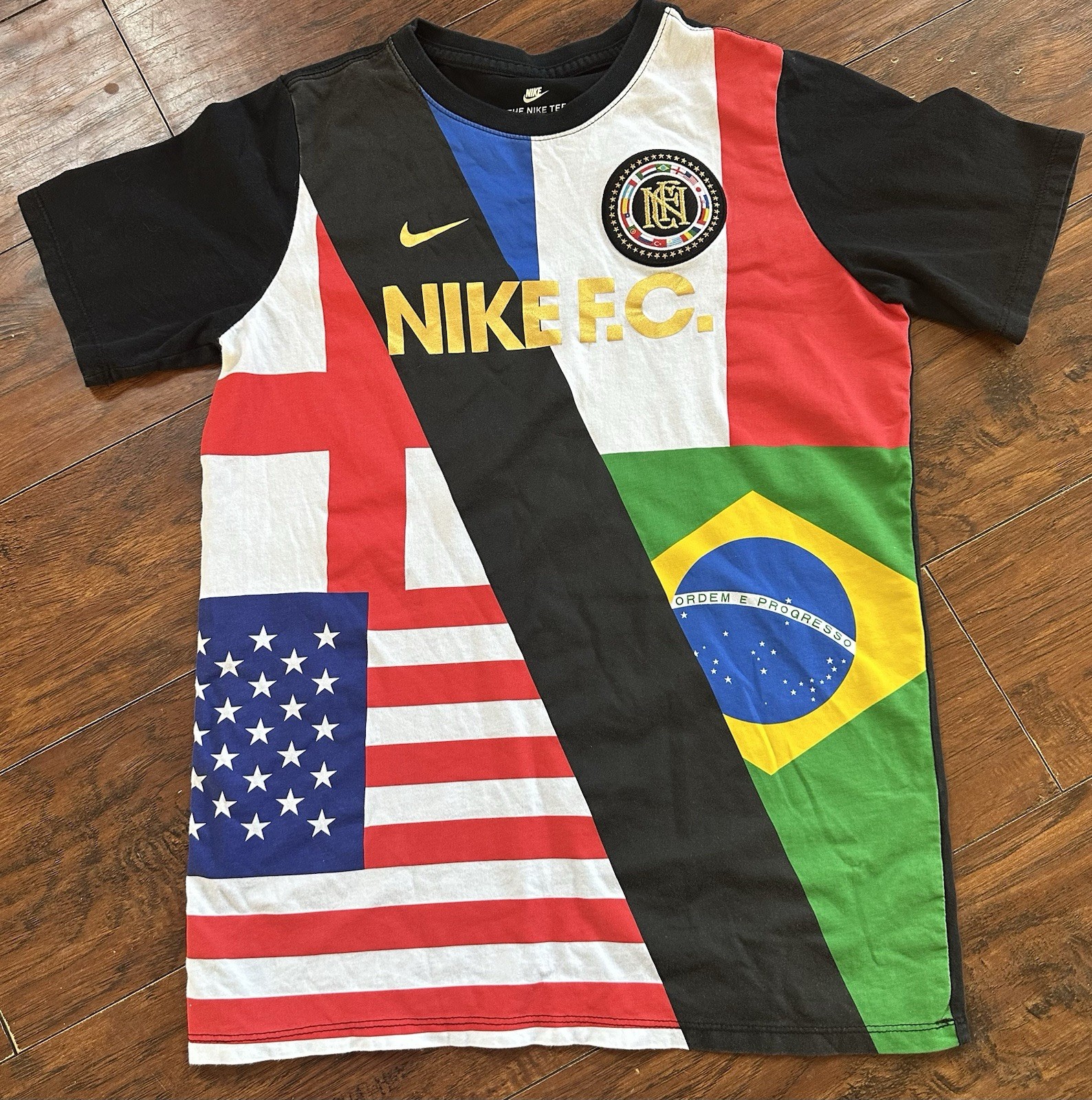 Vintage Y2K Nike FC Jersey Shirt Youth L World Cup Flags Soccer Futbol