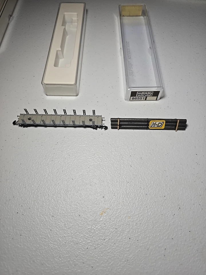 Title: Märklin Mini-Club 86551 Z Scale Tank Car – DB Freight Wagon - Image 2 of 4