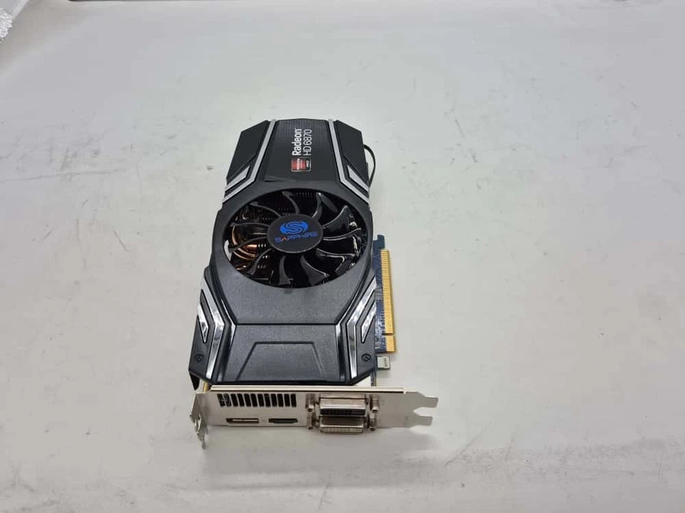 Sapphire AMD Radeon HD 6870 1GB GDDR5 PCIE Mini Display Port Graphics Card - Image 2 of 4