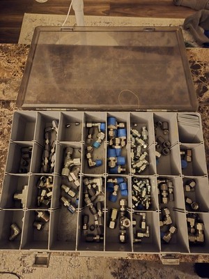 Large Lot Of Fittings Pneumatic / Hydraulic 