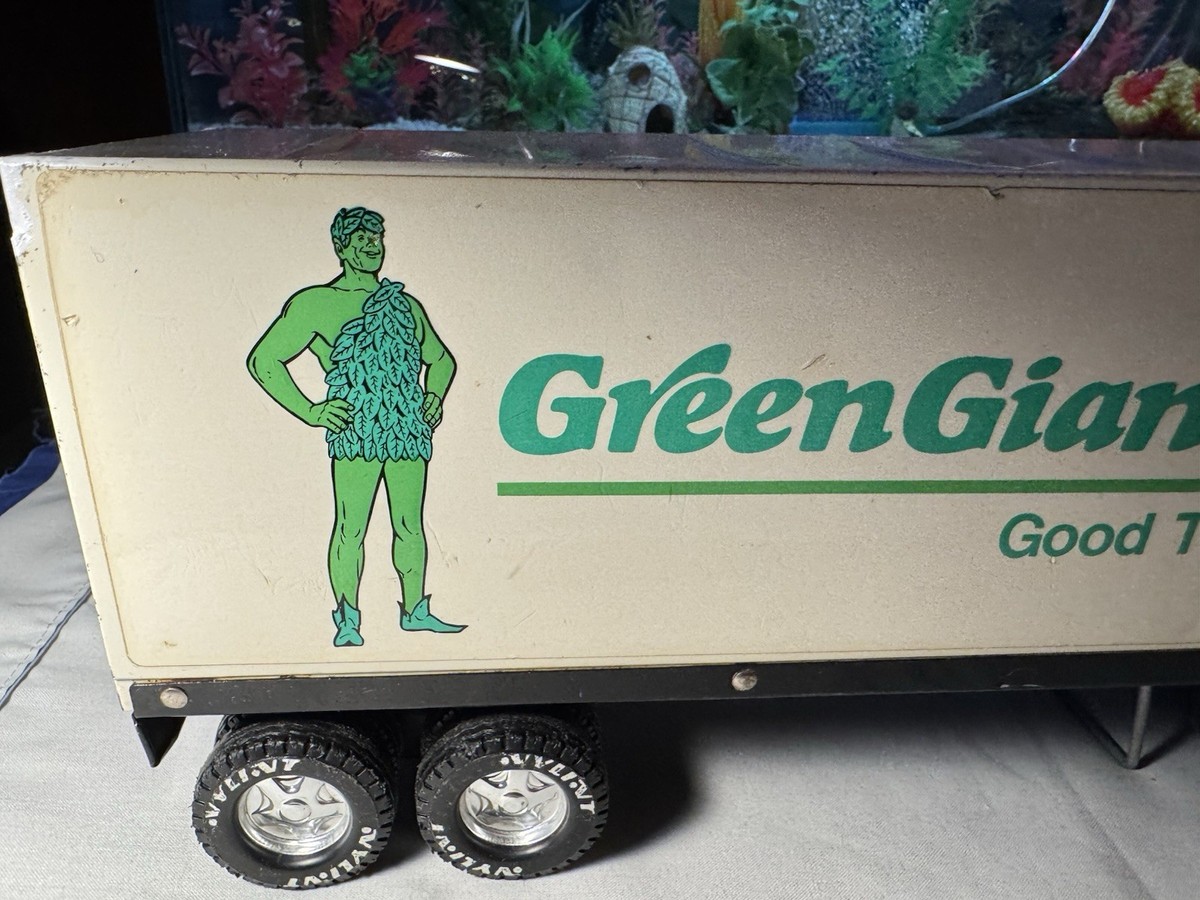 Vintage 1980's Pressed Steel Nylint Toy GMC 18 Wheeler Semi Truck