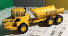 Dumper VOLVO Muldenkipper in Maßstab 1:50.
