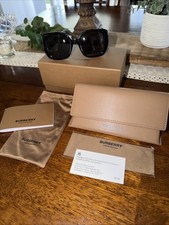 NIB Burberry Sunglasses B4371 3001/87 Helena Black Square Frames Gray Lens Case