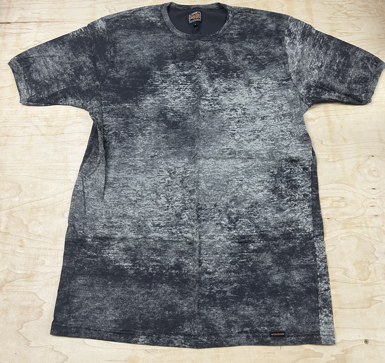 Volcom Jeans Vintage Collectable Gray Short Sleeved T-Shirt 