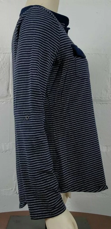 Blusa Relativity para mujer talla mediana azul y gris a rayas Foto 3 de 4