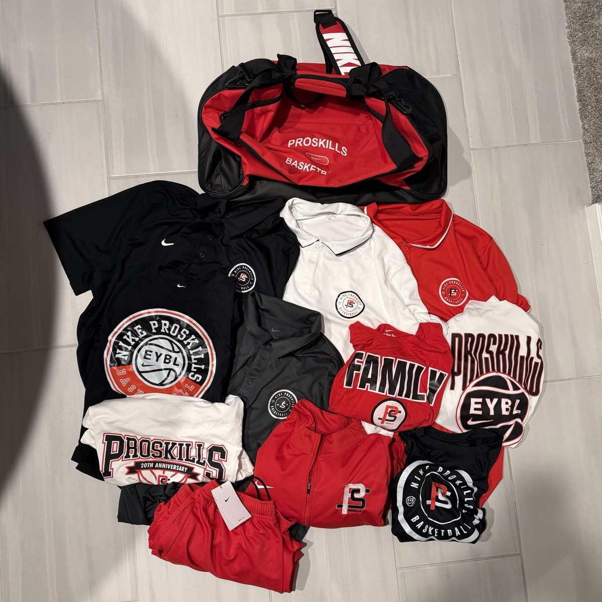 Nike EYBL ProSkills Basketball Lot 2X/XL 12 Piece + Duffle Bag
