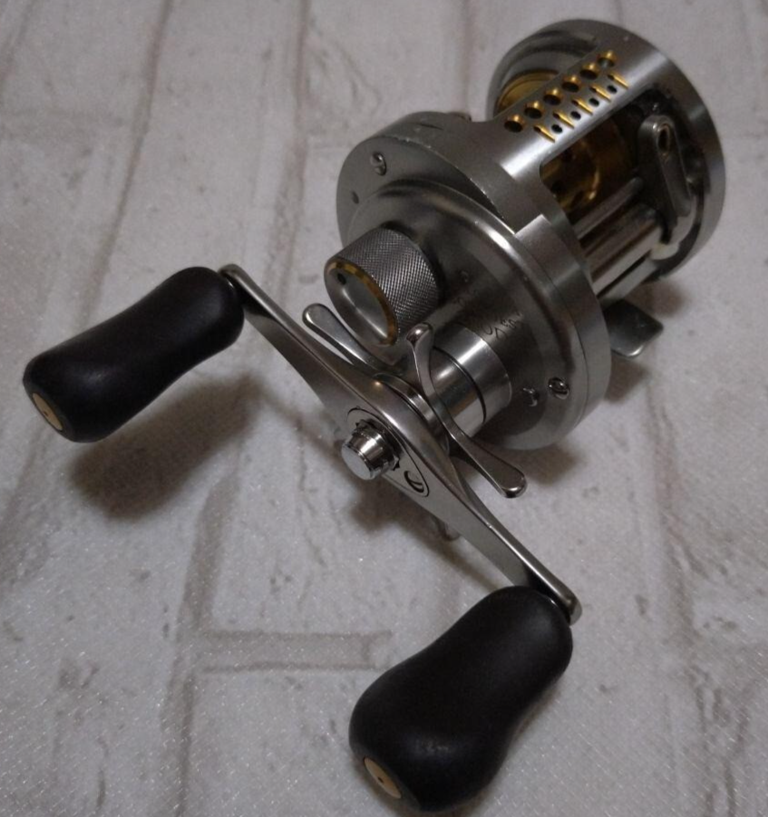 Shimano 05 Calcutta Conquest 250DC Digital Control Right Bait Reel