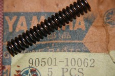 Yamaha XT500 SR500 R5 DS7 DT250 DT400 RD250 RD400 XS400 spring 90501 10062 NOS