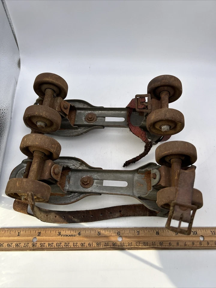 Patines ajustables de metal vintage sin marca correa de cuero uso o restauración Foto 4 de 4