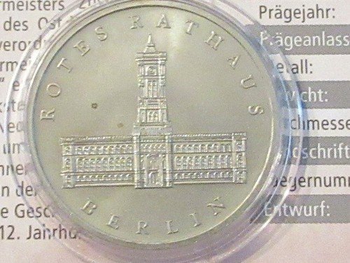 5 MARK DDR 1987 "A" Rotes Rathaus. / Berlin. ( N-S).