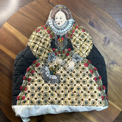 Quilted Tea Cozy, Queen Elizabeth 1, Frances Worters Produced Kent Great Britain