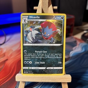 Weavile SWSH246 Cosmos Holo Black Star Promo
