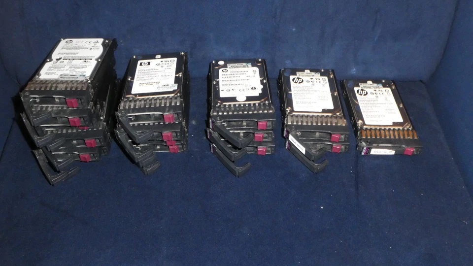 16 x 300GB SAS 10k HP HDD 507127R-B21 inkl. Tray 507284-001 Festplatte HP P2000 