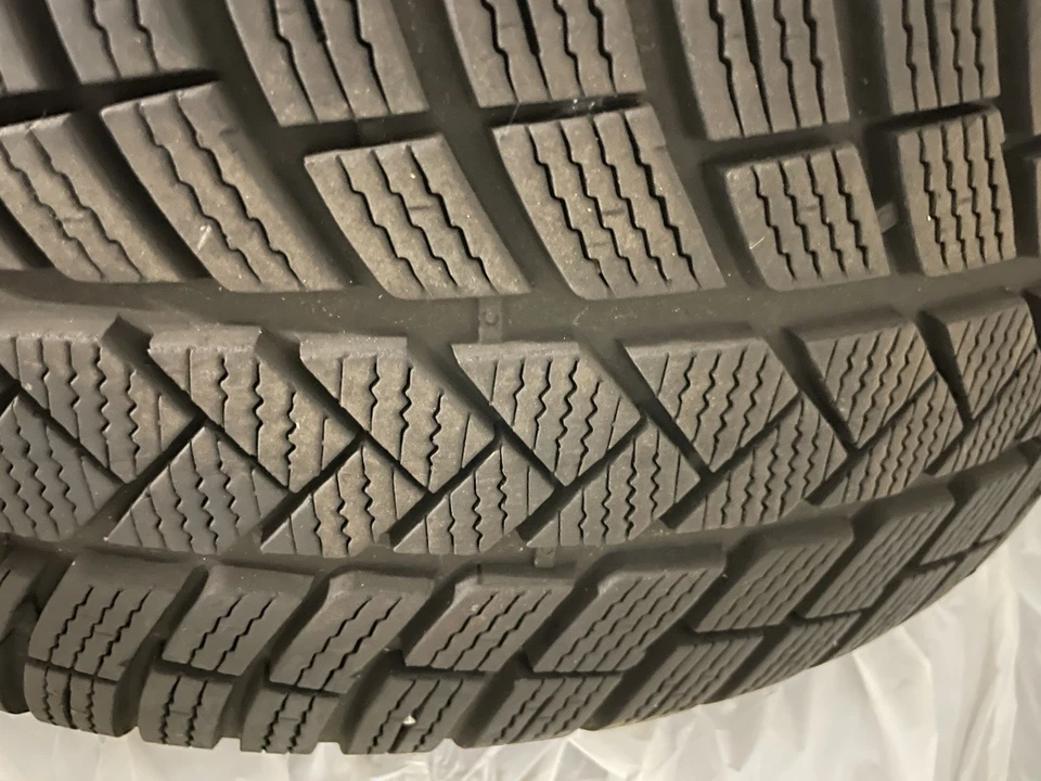 Winterreifen auf Alu-Felge, C-Klasse, T-Modell,  Mercedes Benz - Bild 2 von 4