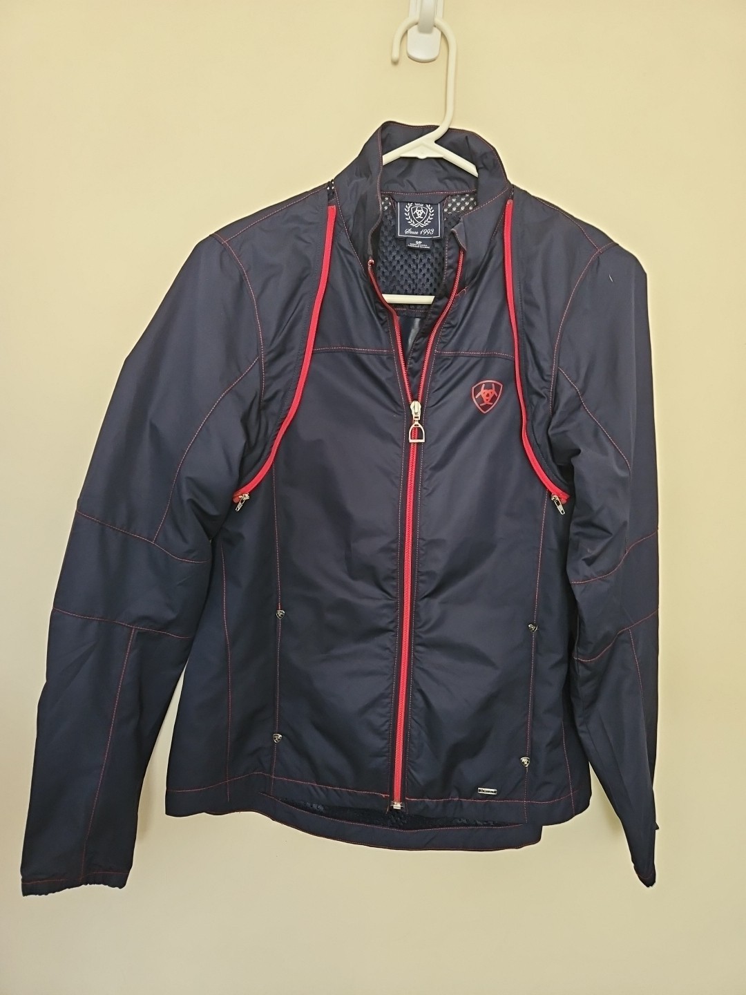 Ariat Lightweight Convertible Vented Jacket Vest Pockets. Women's Small 18x26