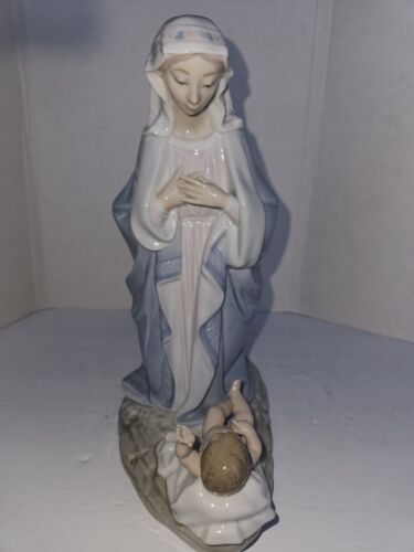 Lladro HOLY NIGHT NATIVITI MARY & BABY JESUS Figurine RELIGION 5796 Mint - Picture 2 of 10