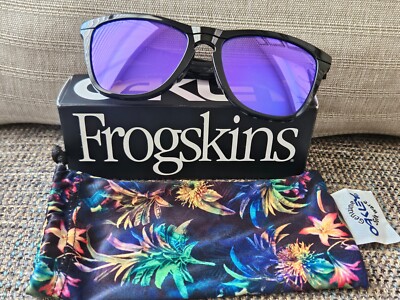 Oakley Frogskins™ Range Psy Polished Black Prizm Violet OO9284