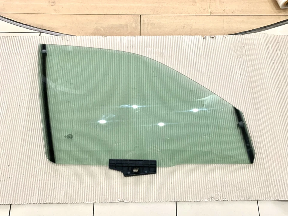 4A0845021A Front Left Window For Audi A100 - Image 3 of 4