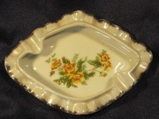 CENICERO FLORAL VINTAGE DE PORCELANA CON FORMA DE DIAMANTE HECHO EN COREA ARROW NOVELTY CO.
